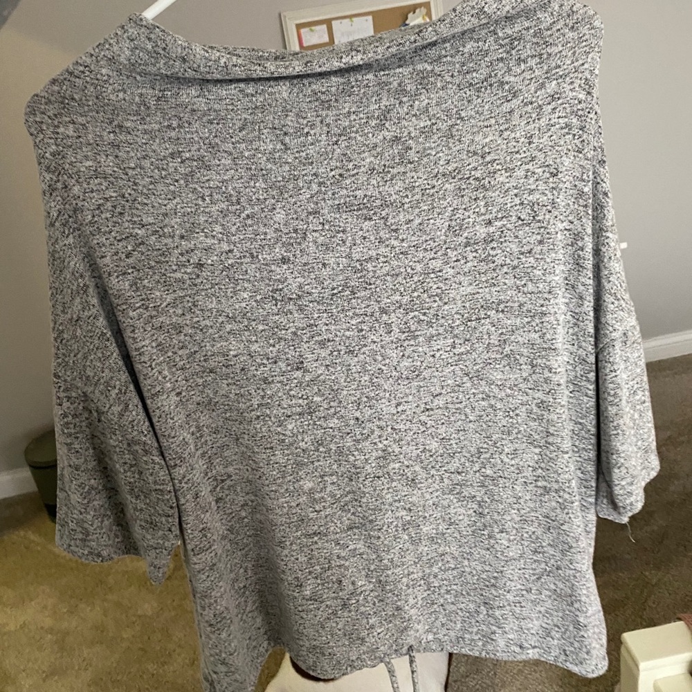 Short sleeve sweater